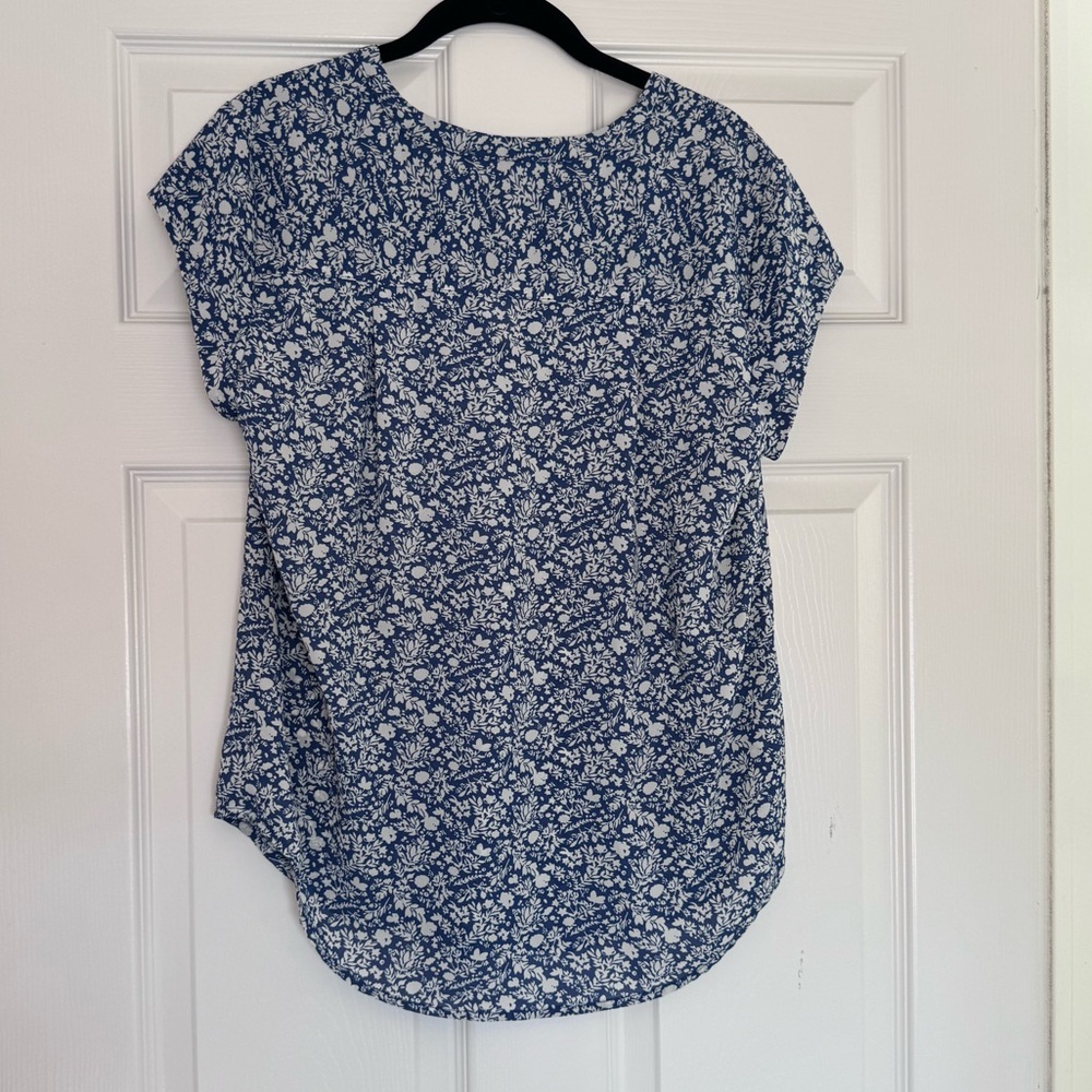 Patterned Blouse - Picture 4 of 10